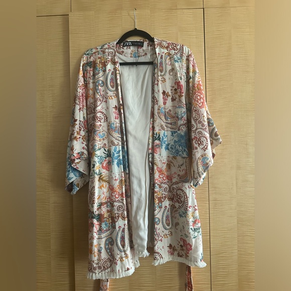 ZARA PATCHWORK PRINT KIMONO - Picture 2 of 6